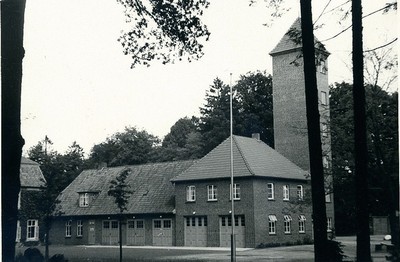 Geräteunterkunft und Schlauchtrockenturm um 1940